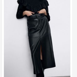 New- Zara Midi Pencil Skirt Size: Large